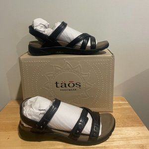 Taos Bizzy Black Women's Strappy Sandal